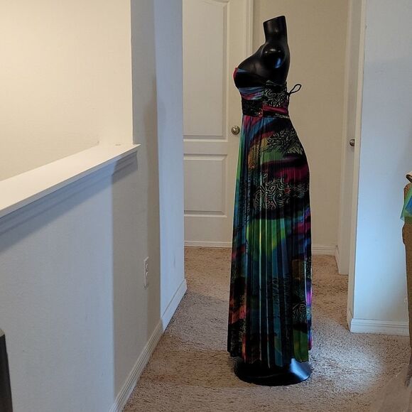 SPEECHLESS FORMAL MULTI-COLOR FLOOR LENGTH DRESS - Picture 11 of 15